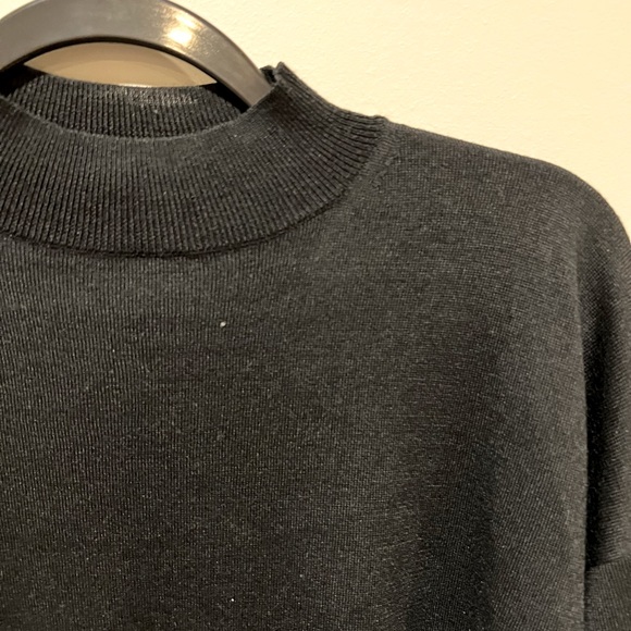 UNIQLO Mock-neck Tunic - Picture 2 of 3
